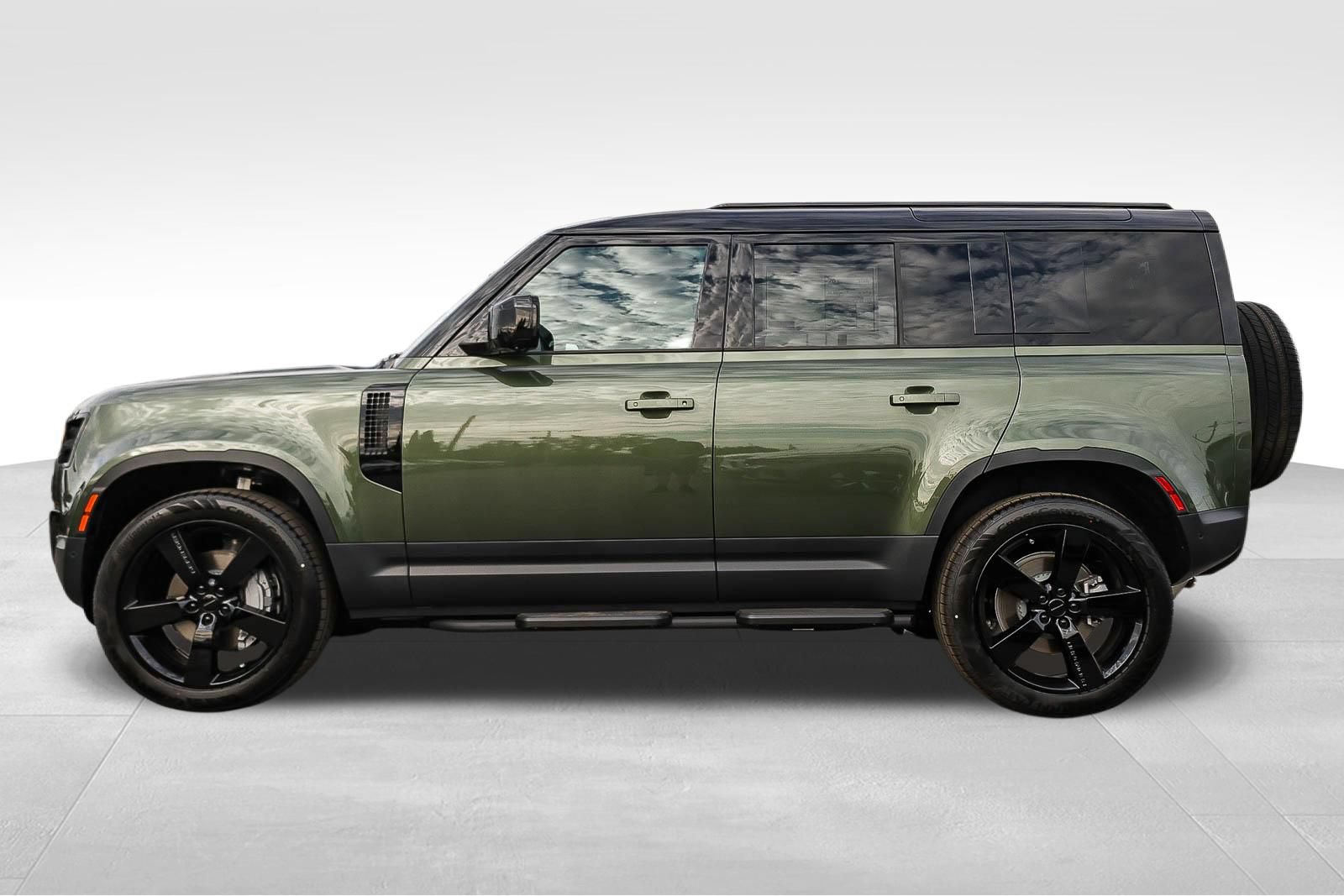 New 2026 Land Rover Defender 110 S AWD/4WD image 8