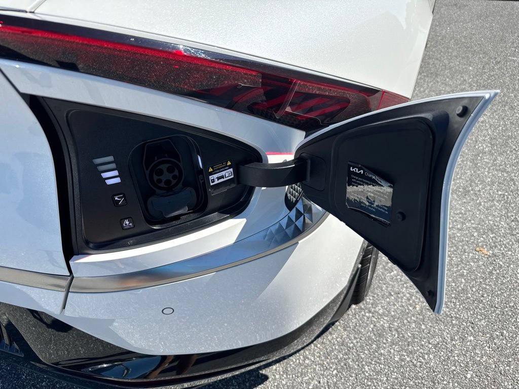 Used 2024 Kia EV6 Wind w/ Wind Technology Package RWD image 10