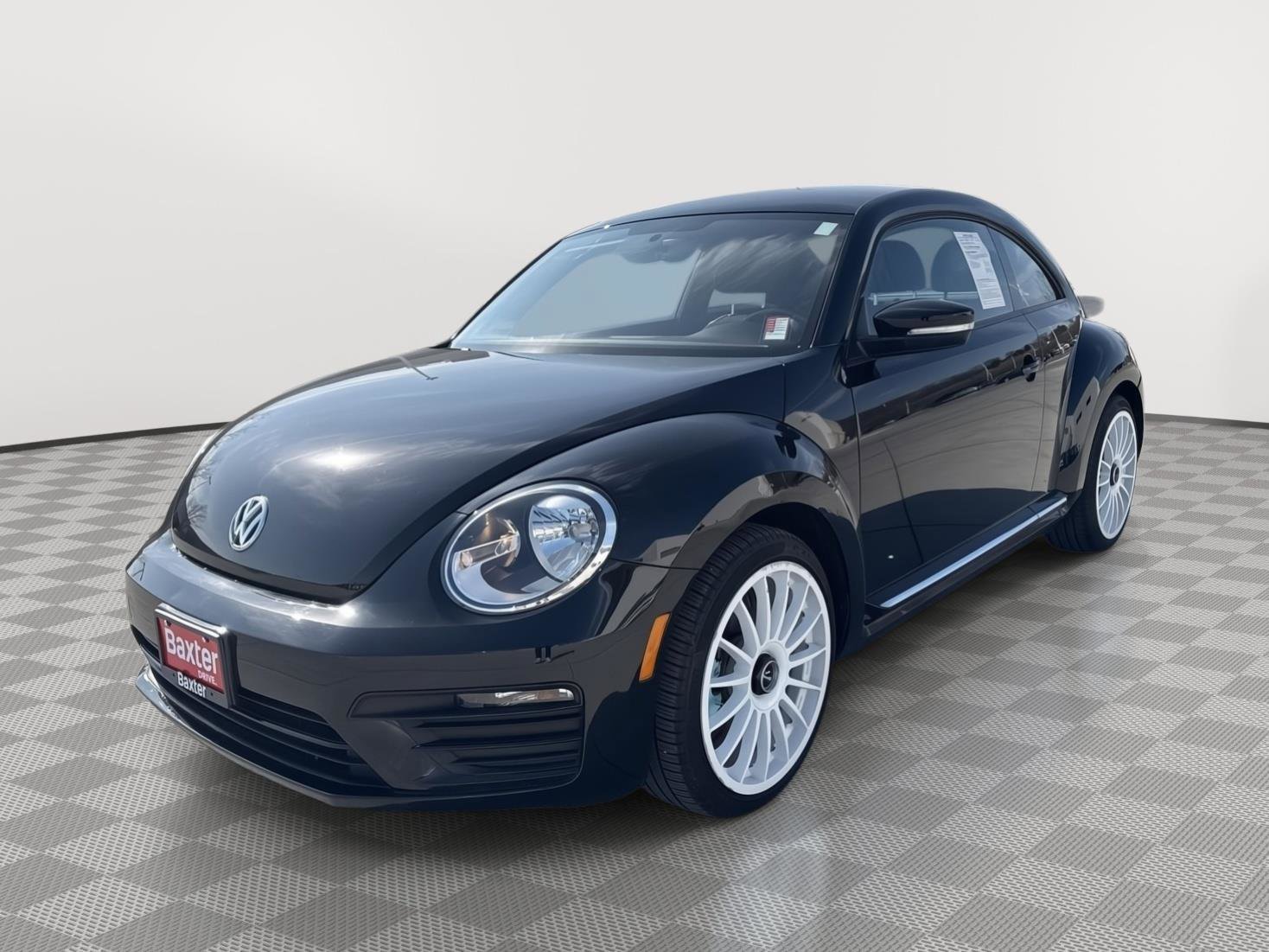 Used 2019 Volkswagen Beetle 2.0T S image 4