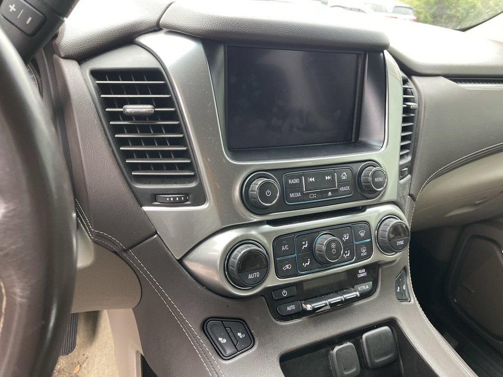 Used 2018 Chevrolet Suburban LT AWD/4WD image 6