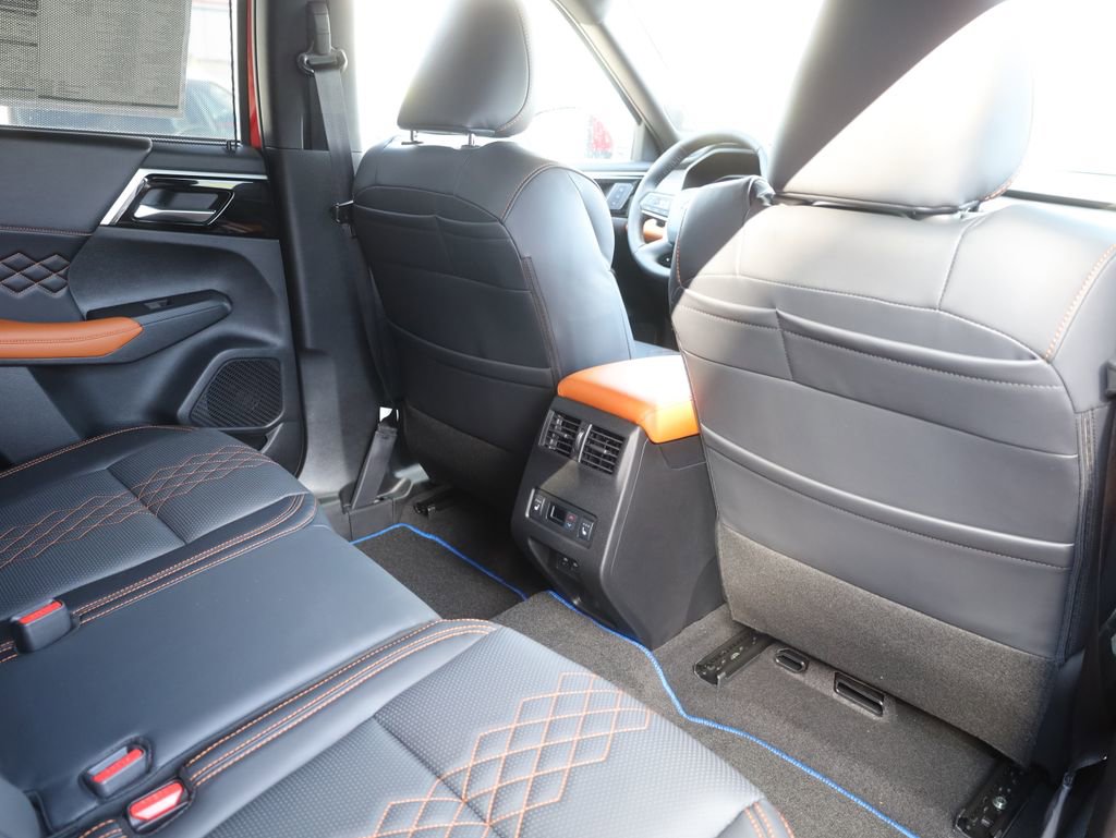 New 2025 Mitsubishi Outlander SEL image 25