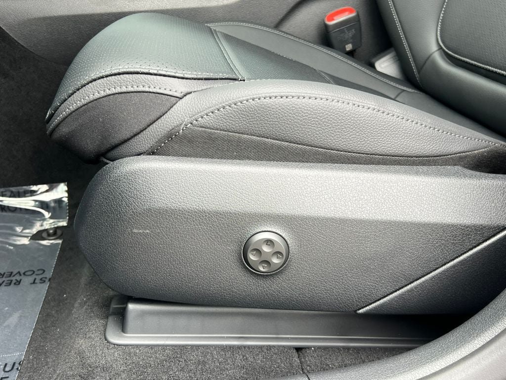 New 2027 Mercedes-Benz GLC 300 4MATIC image 11