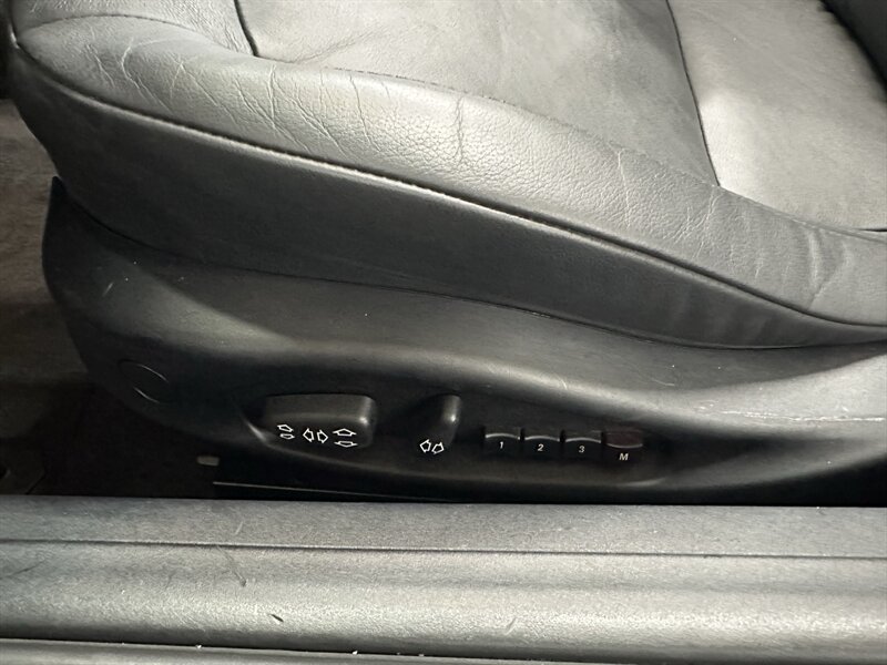 Used 2005 BMW Z4 3.0i RWD image 20