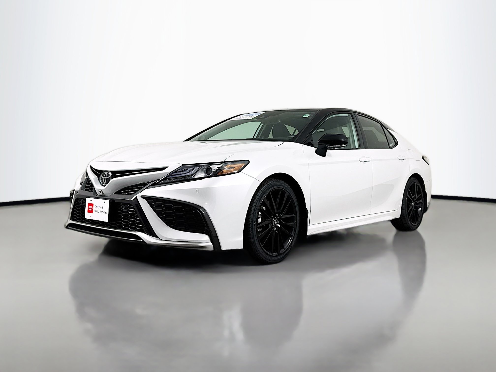 Certified 2021 Toyota Camry XSE w/ Navigation Package FWD image 3