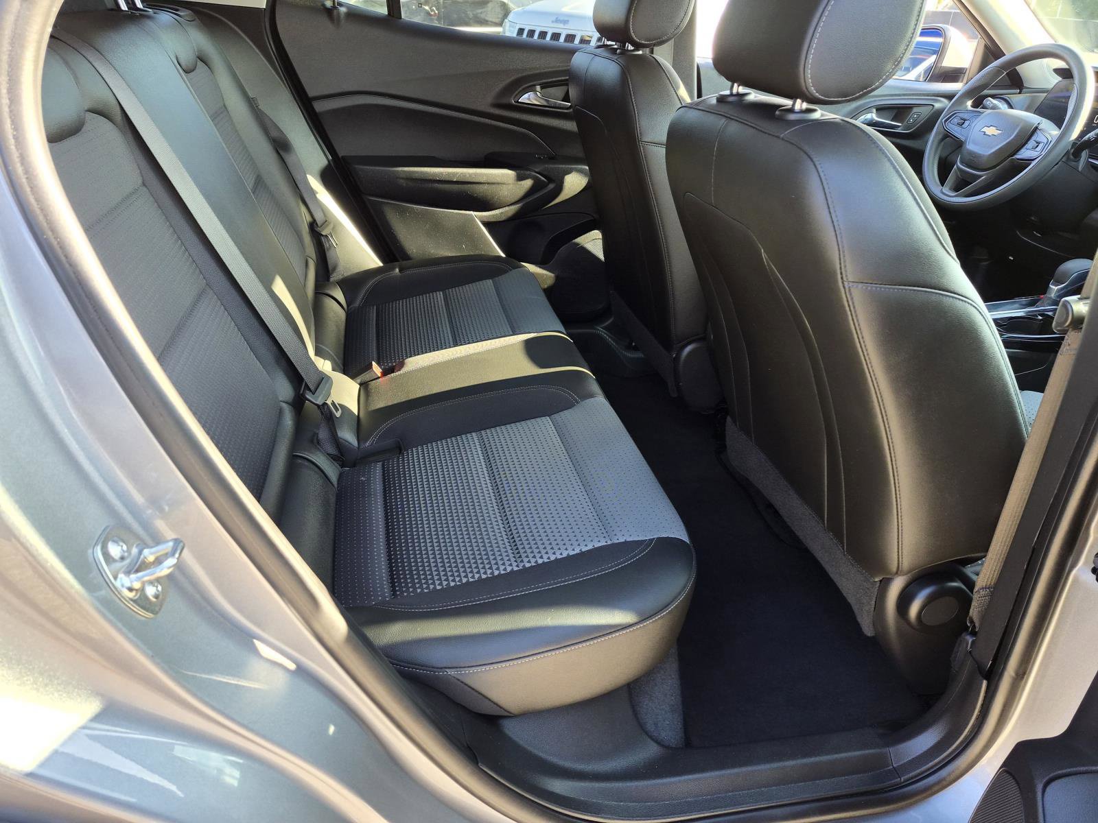 Used 2026 Chevrolet Trax LT FWD image 11