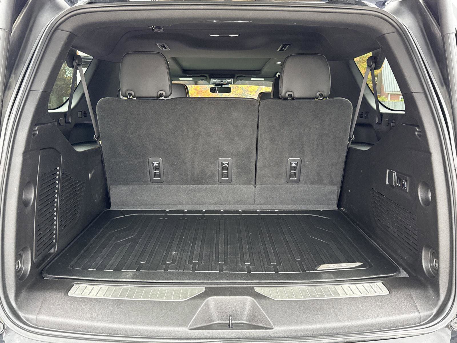 Used 2023 GMC Yukon XL AT4 w/ Technology Package image 15