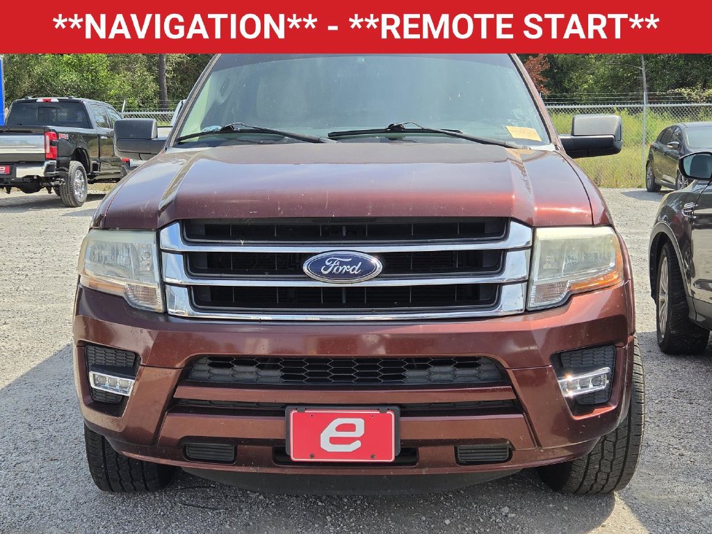 Used 2017 Ford Expedition XLT w/ Equipment Group 202A RWD image 2