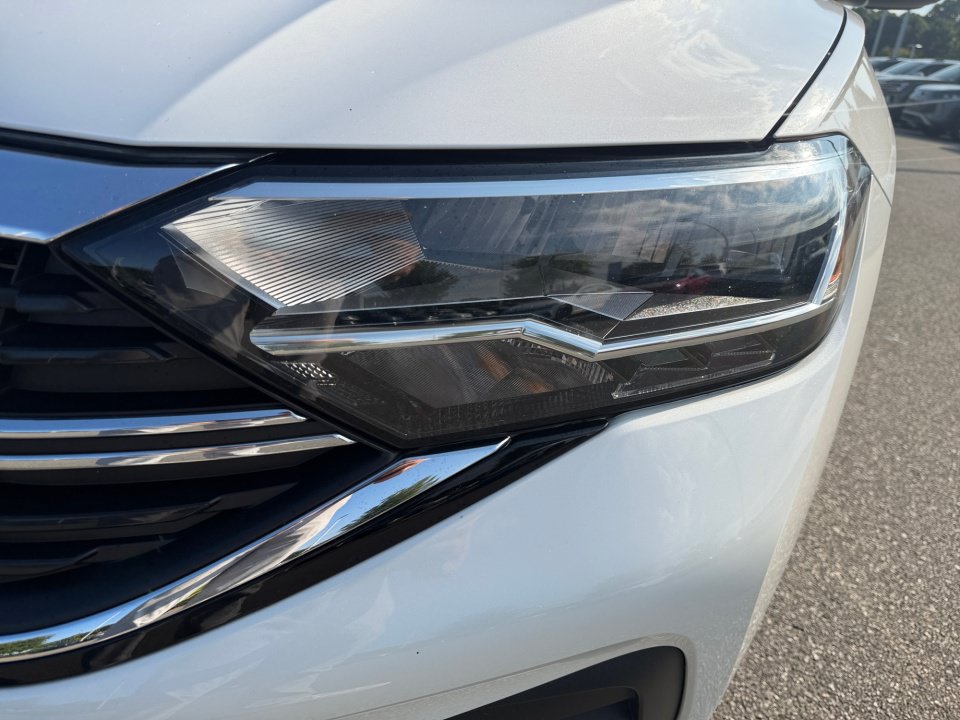 Certified 2022 Volkswagen Jetta SE FWD image 26