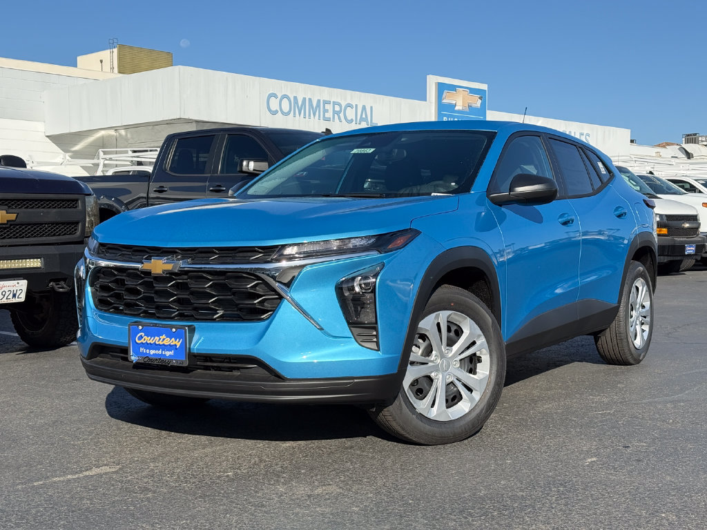 New 2026 Chevrolet Trax LS FWD image 2