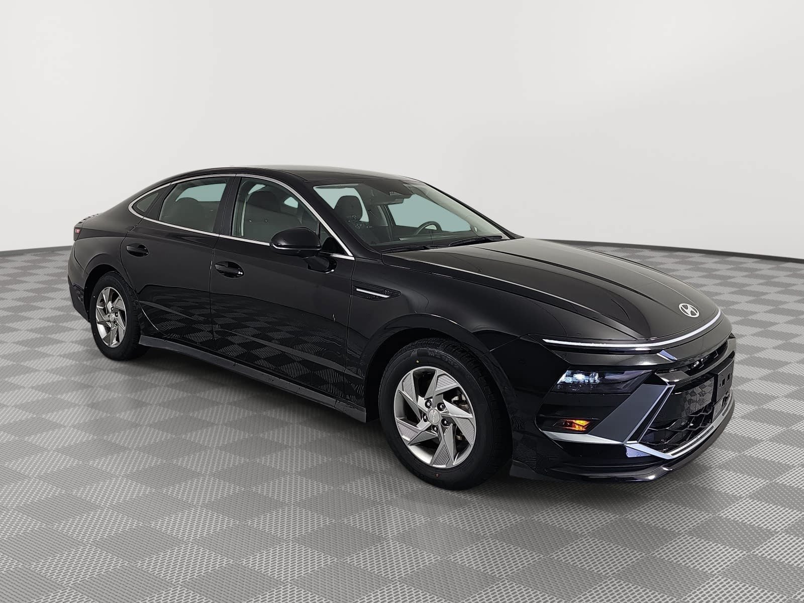 Used 2025 Hyundai Sonata SE FWD image 2