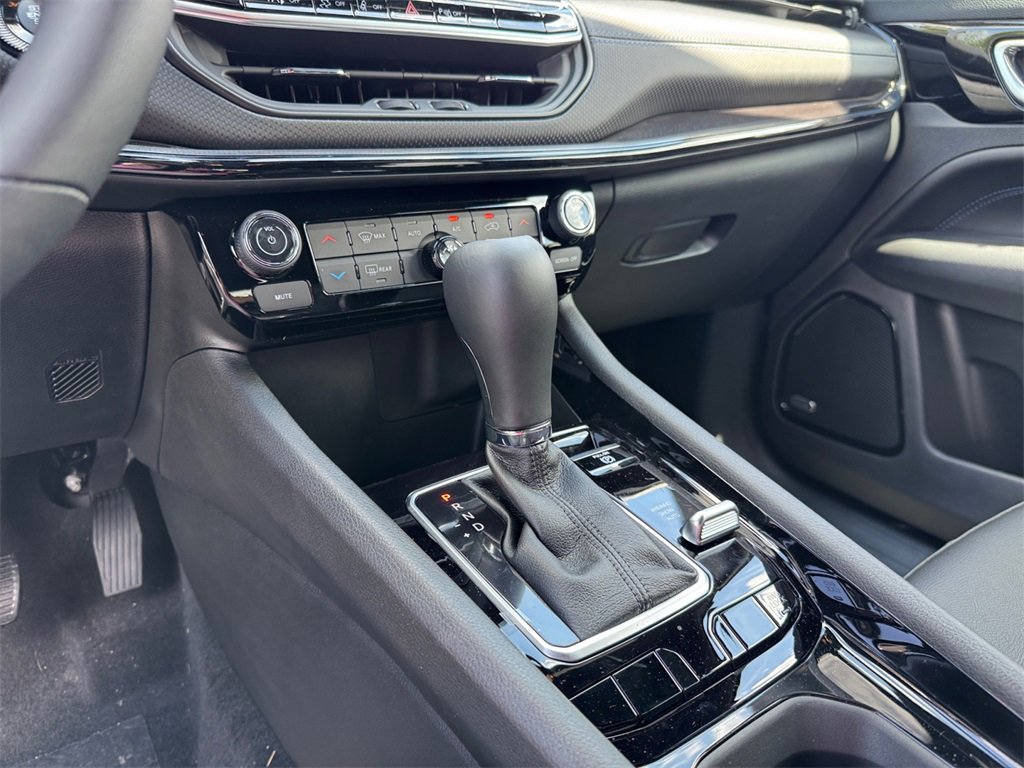 New 2025 Jeep Compass Limited w/ Sun & Sound Group image 24