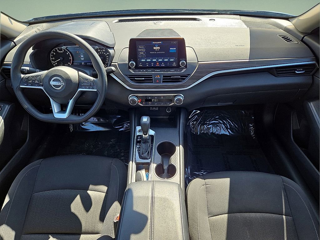 Used 2025 Nissan Altima 2.5 SV image 15