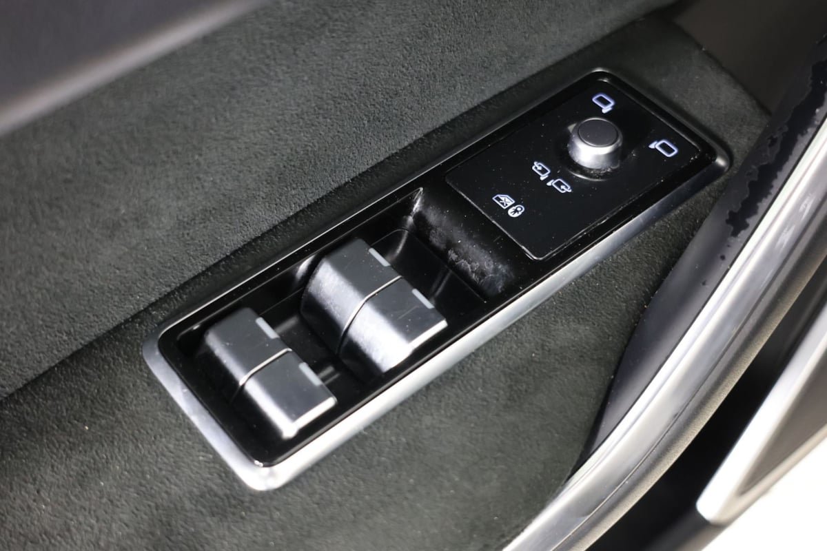 Used 2021 Jaguar F-PACE SVR AWD/4WD image 24