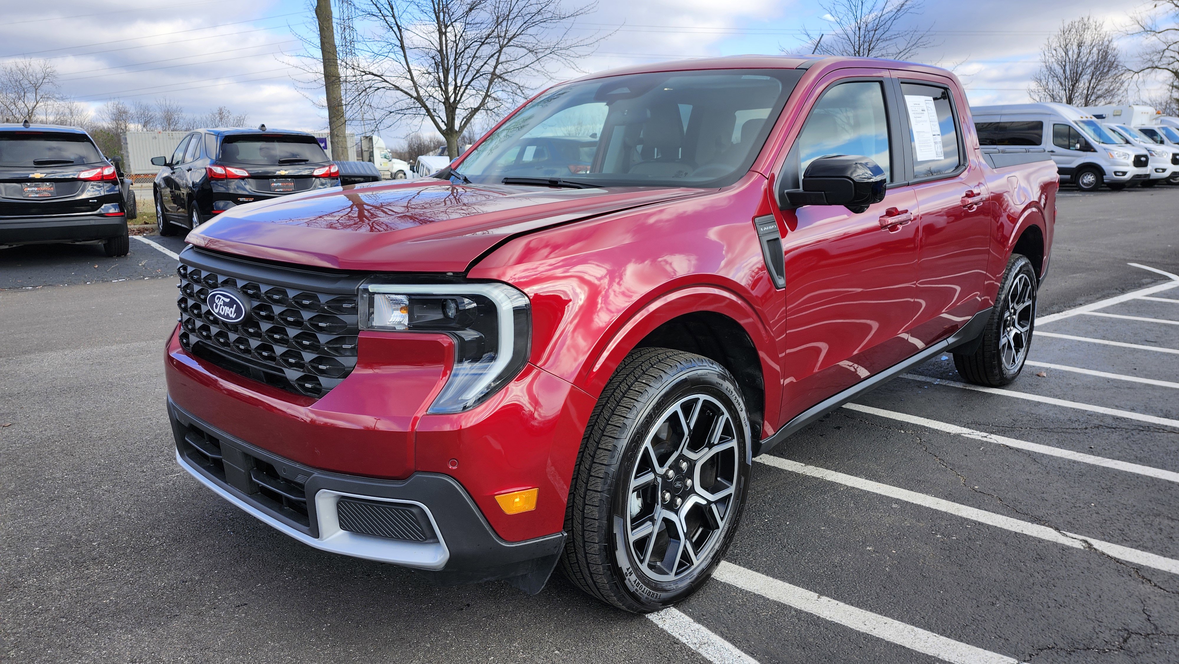 Used 2025 Ford Maverick Lariat w/ 4K Tow Package image 12
