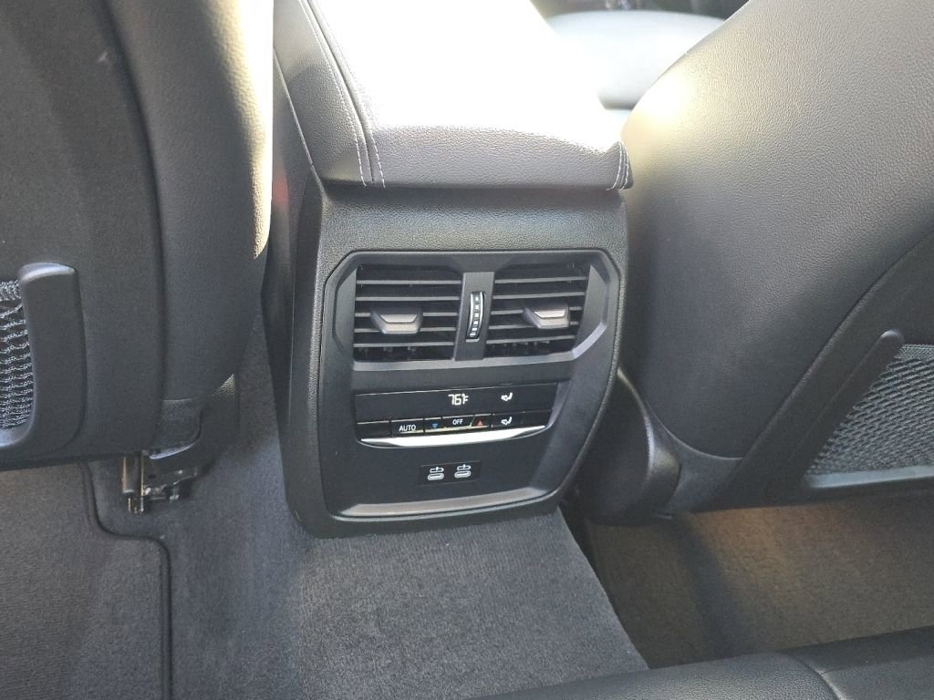 Used 2023 BMW 330i xDrive Sedan w/ Premium Package image 25