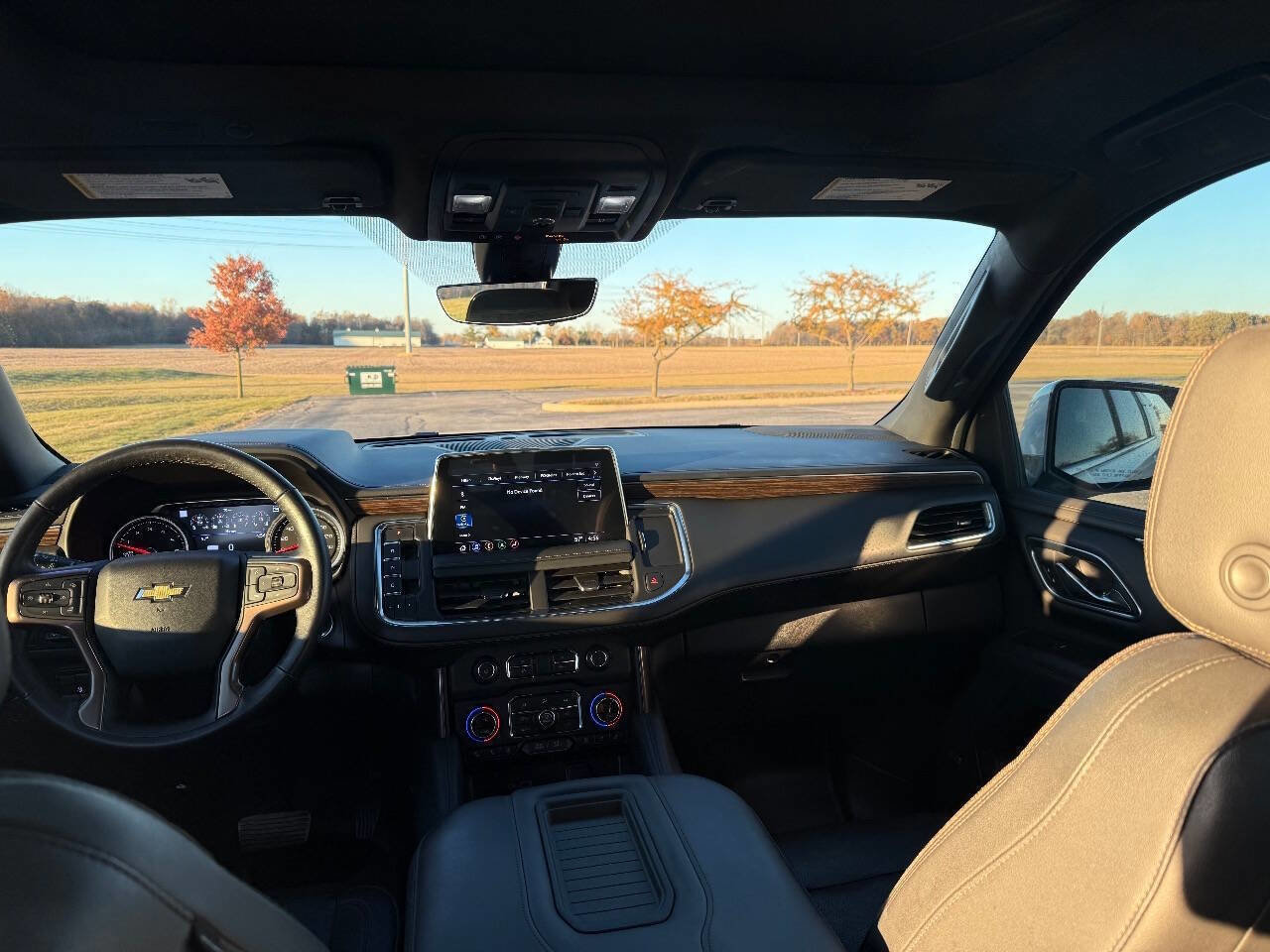 Used 2021 Chevrolet Suburban High Country w/ Premium Package image 12