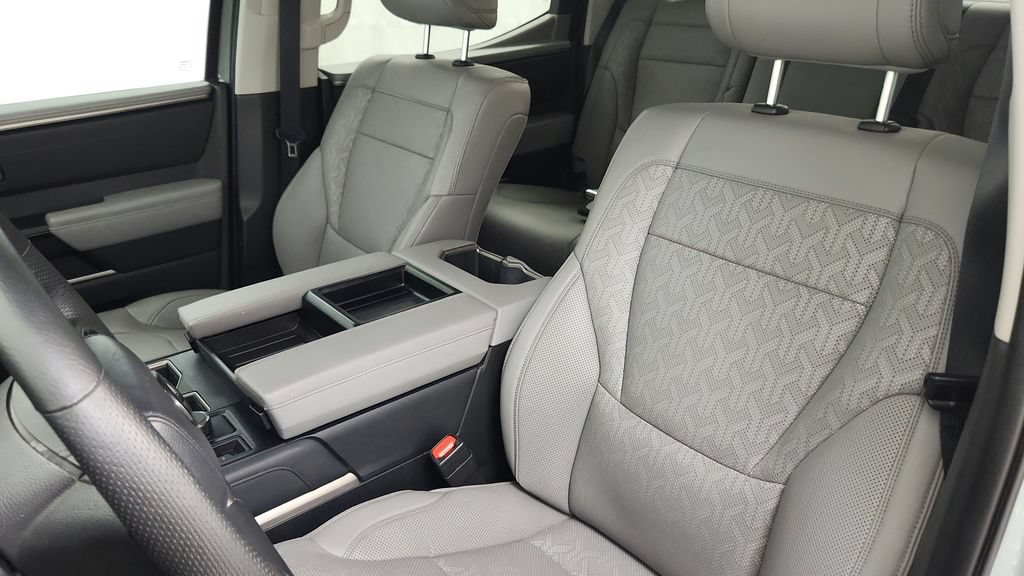 Used 2024 Toyota Tundra Limited AWD/4WD image 16