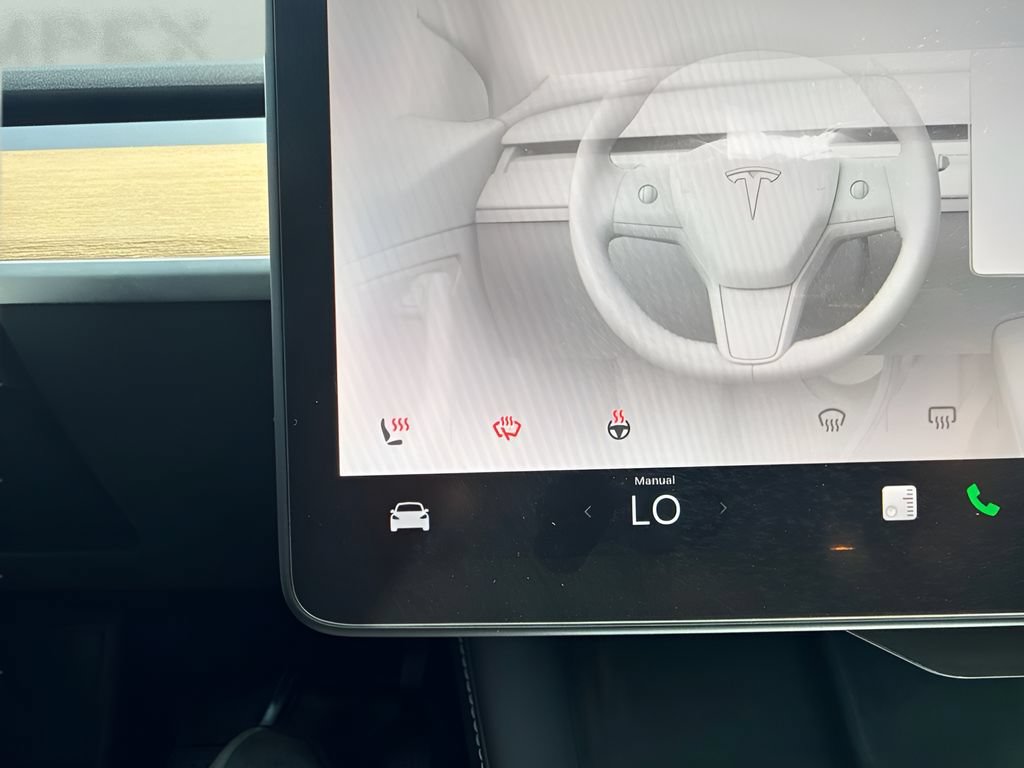Used 2024 Tesla Model Y Long Range AWD/4WD image 22