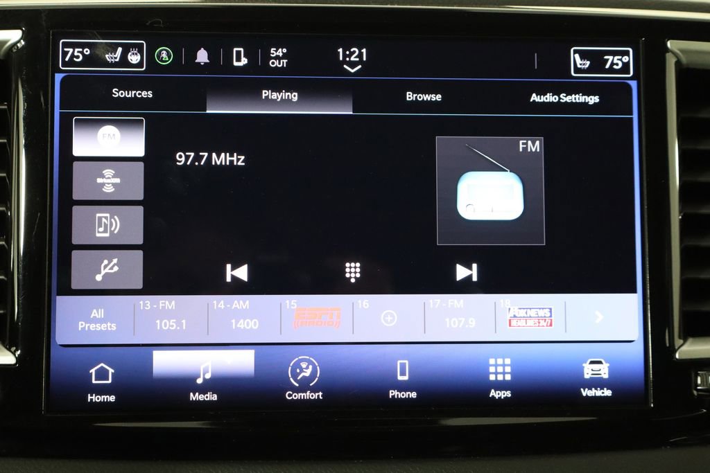 Used 2023 Chrysler Pacifica Touring-L image 30