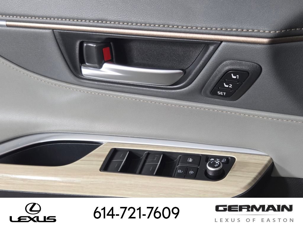 Used 2022 Toyota Venza Limited w/ Advanced Technology Package AWD/4WD image 27