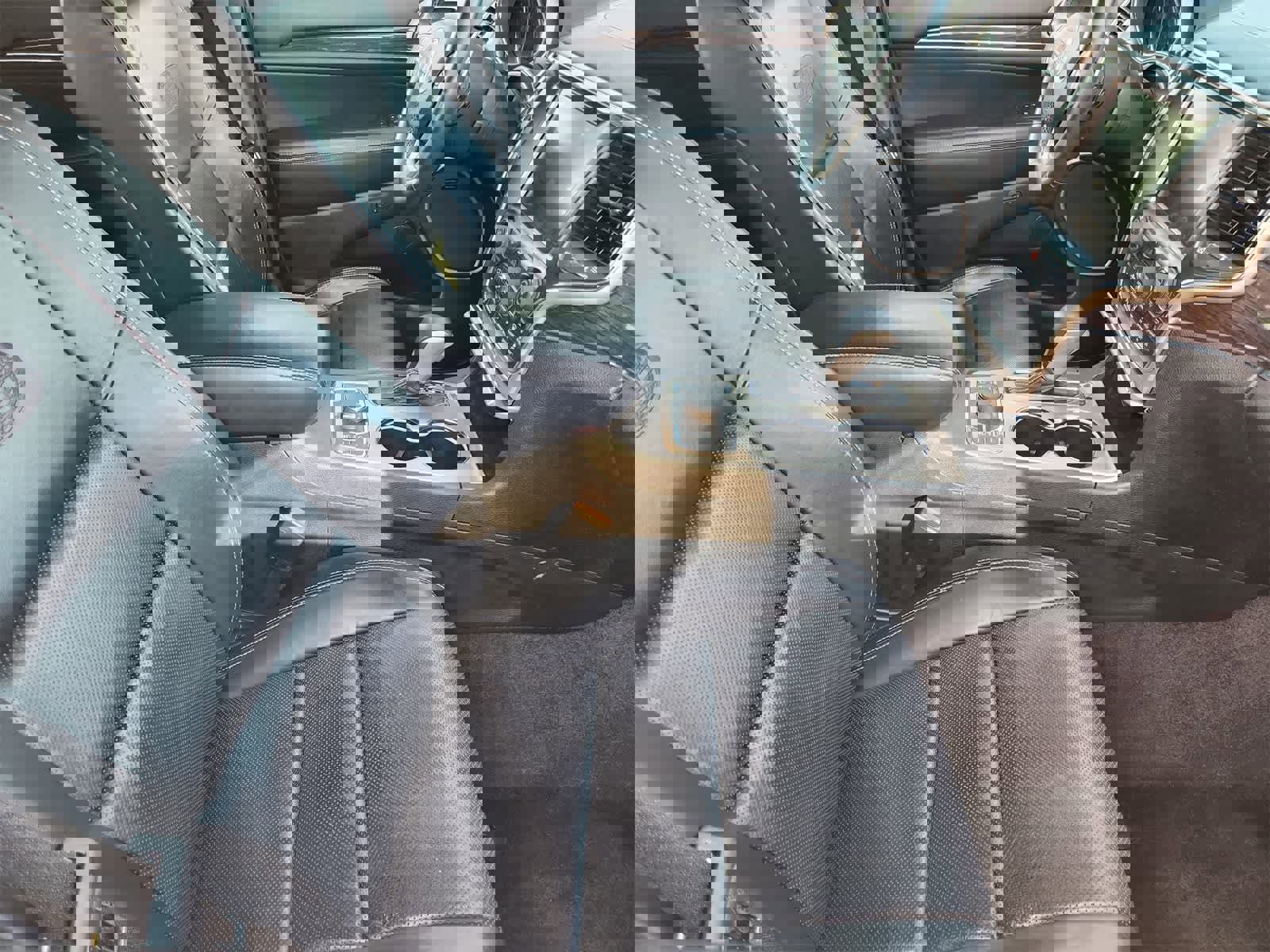 Used 2017 Jeep Grand Cherokee Overland w/ Jeep Active Safety Group image 14