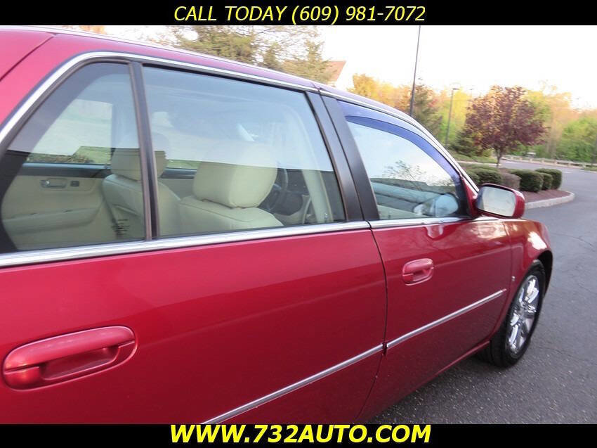 Used 2009 Cadillac DTS w/ Sun And Sound Package FWD image 21