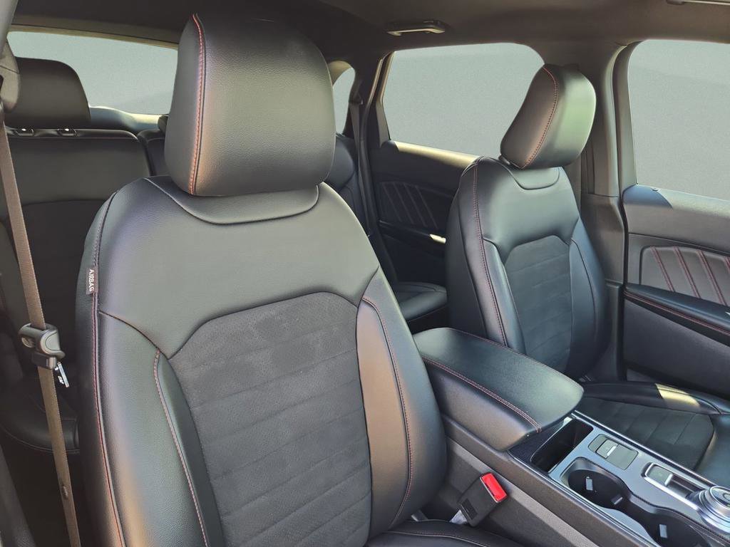 Used 2021 Ford Edge ST-Line image 31