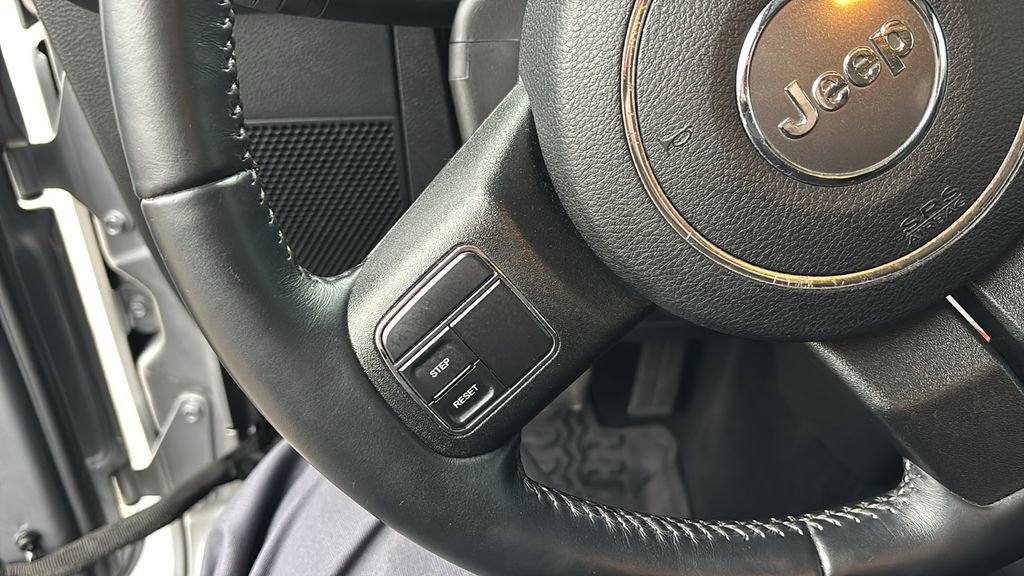 Used 2017 Jeep Wrangler Sahara image 18