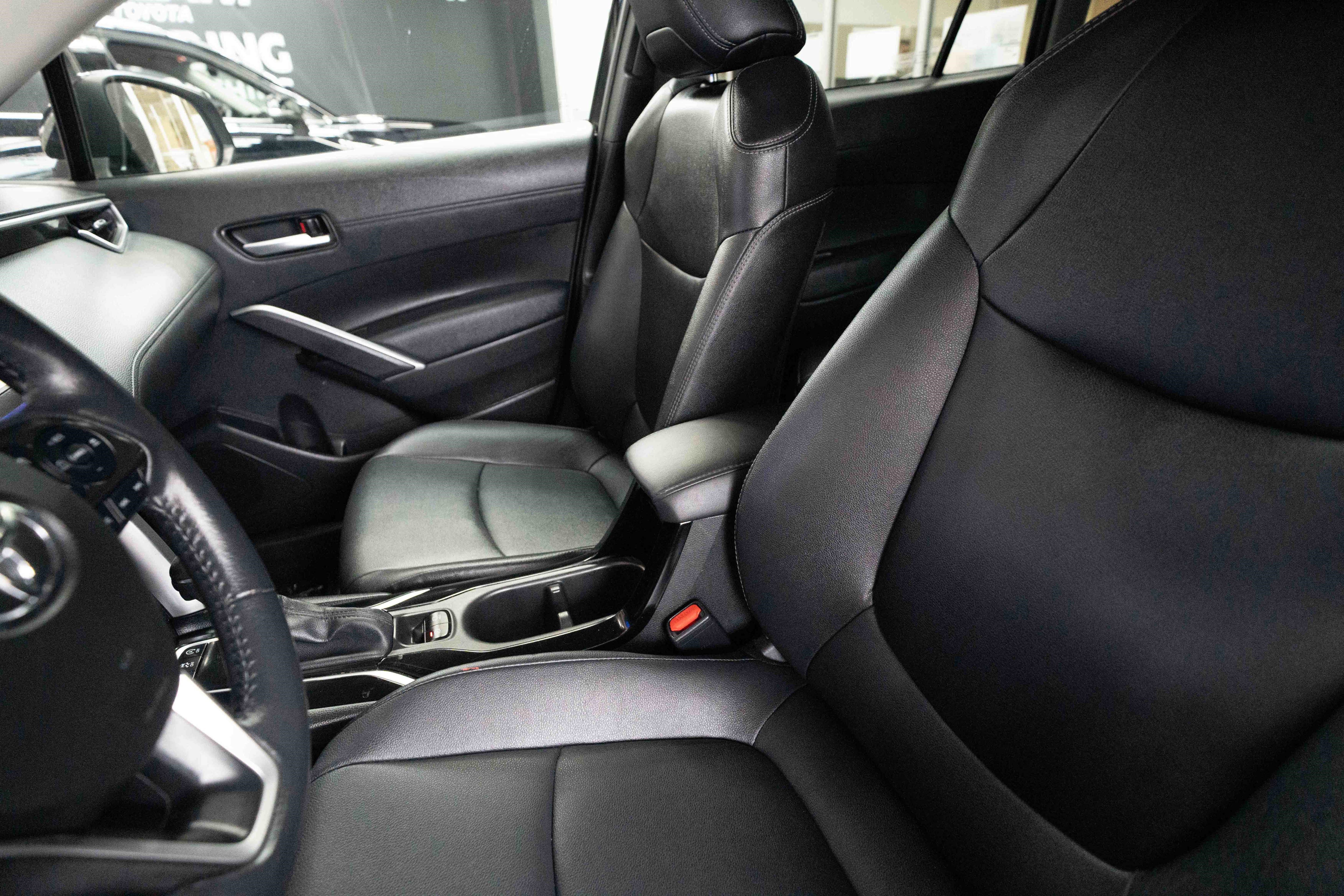 Used 2023 Toyota Corolla Cross XLE image 10