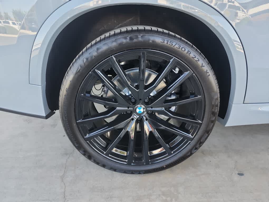 New 2026 BMW X5 xDrive40i w/ M Sport Package AWD/4WD image 9