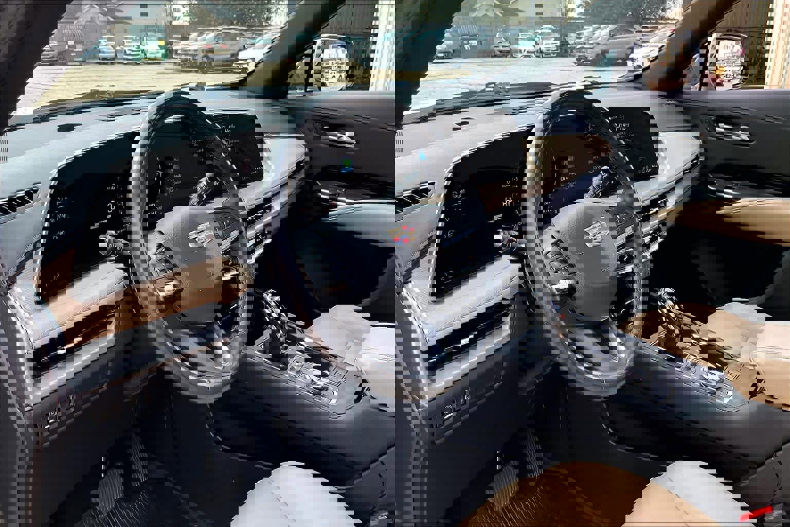 Used 2024 Cadillac XT4 Luxury w/ Cold Weather Package image 15