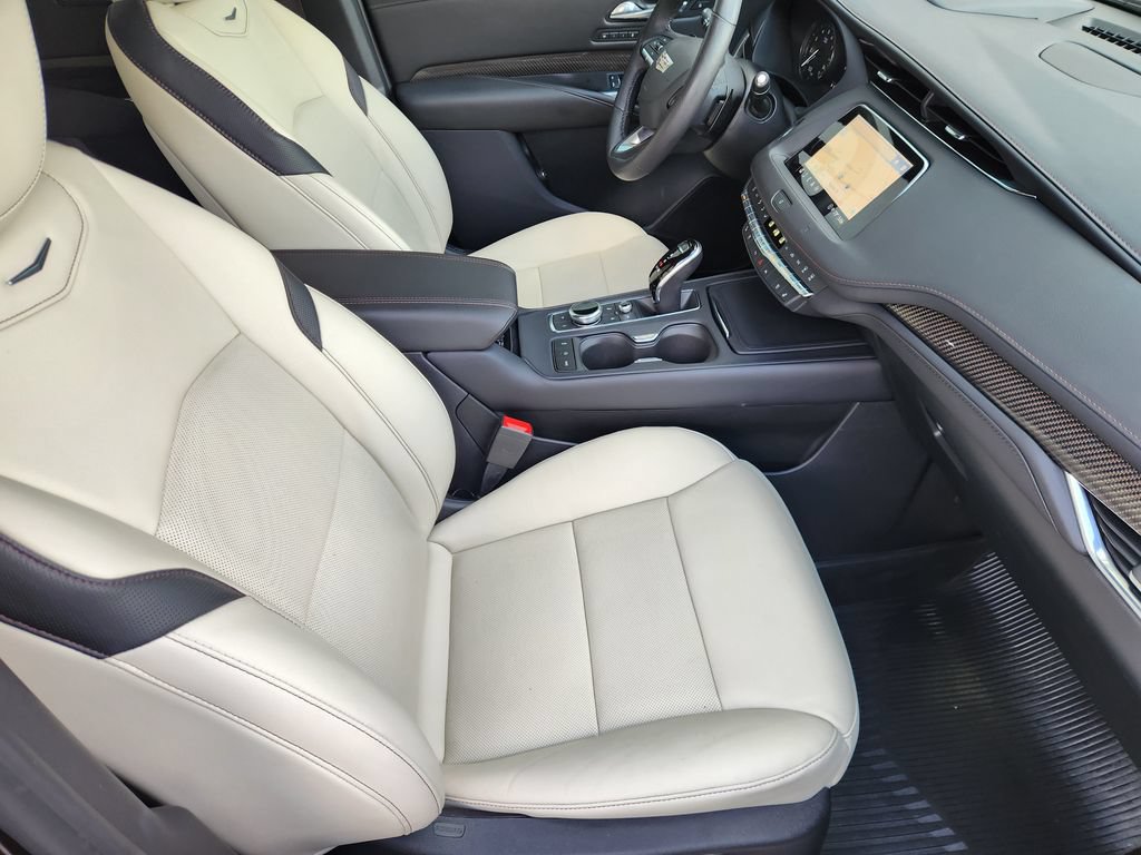 Used 2021 Cadillac XT4 Sport AWD/4WD image 14