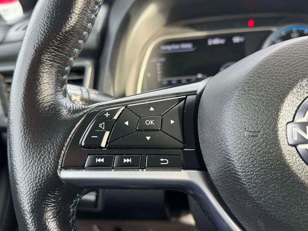 Certified 2025 Nissan Leaf SV Plus image 21