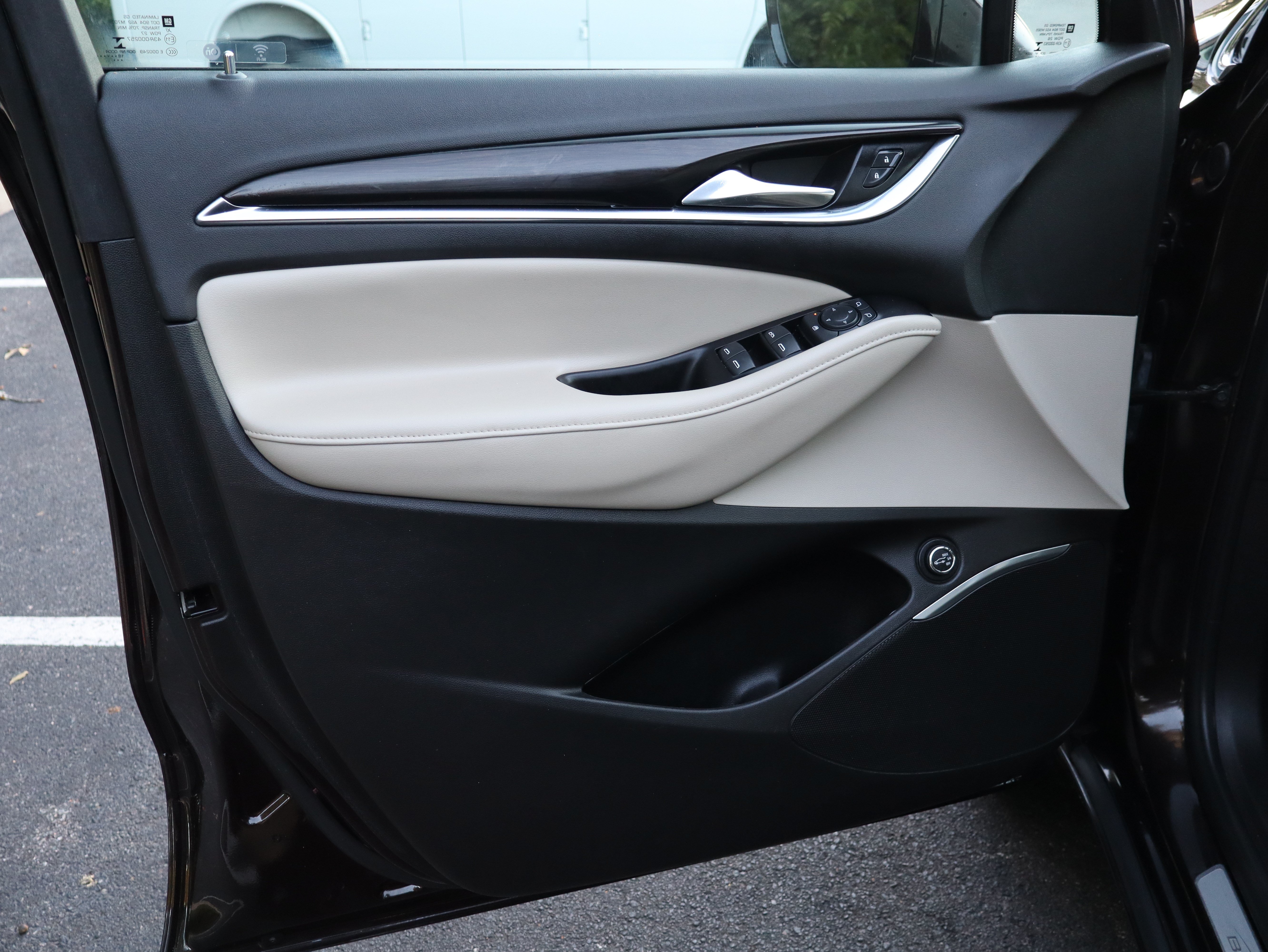 Used 2019 Buick Enclave Essence FWD image 20