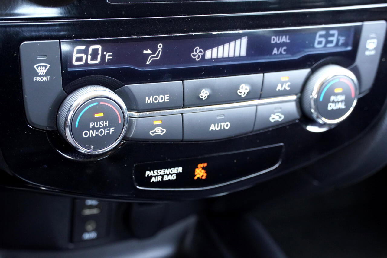 Used 2015 Nissan Rogue SV image 19