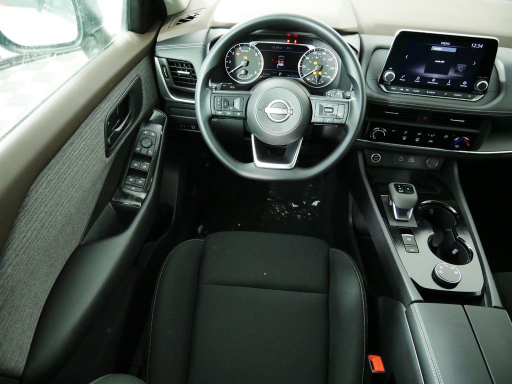 Used 2023 Nissan Rogue S image 21