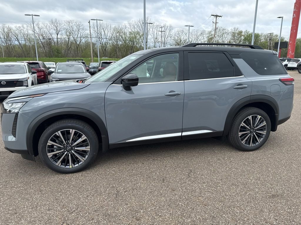 New 2026 Nissan Pathfinder Platinum image 4