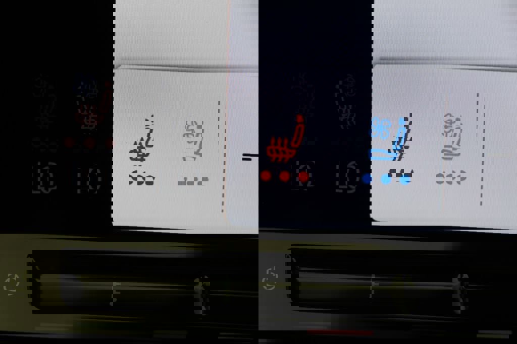 Used 2024 Volkswagen Atlas Cross Sport SEL Premium R-Line image 25