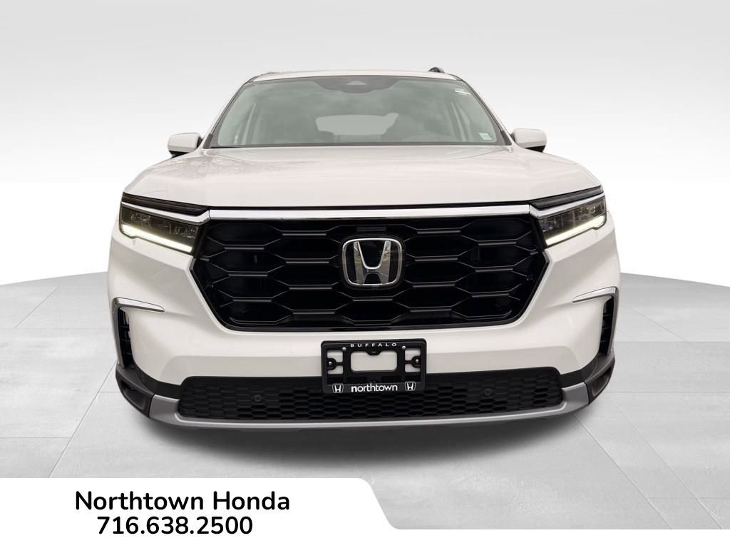 New 2025 Honda Pilot Touring image 3