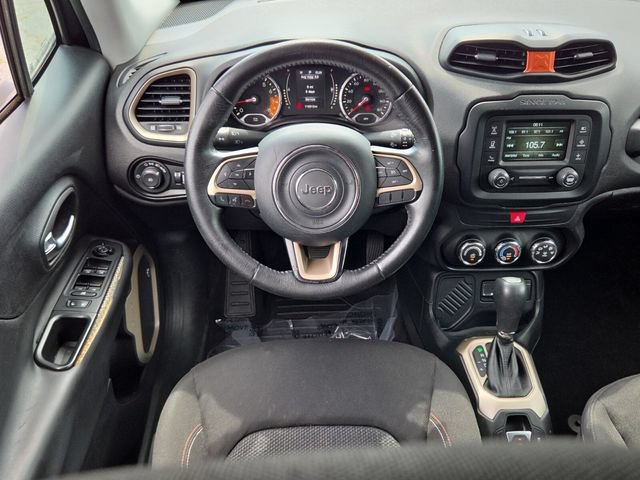 Used 2016 Jeep Renegade 75th Anniversary FWD image 14