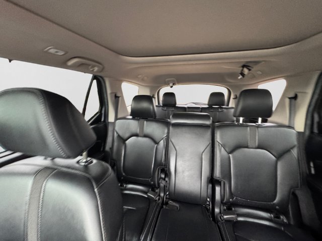 Used 2025 Honda Pilot Touring image 21