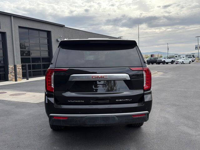 Used 2023 GMC Yukon XL Denali AWD/4WD image 5