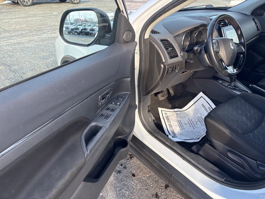 Used 2022 Mitsubishi Outlander Sport SE image 12