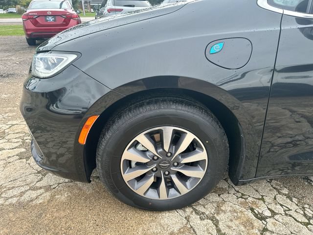 Used 2023 Chrysler Pacifica Touring-L FWD image 36