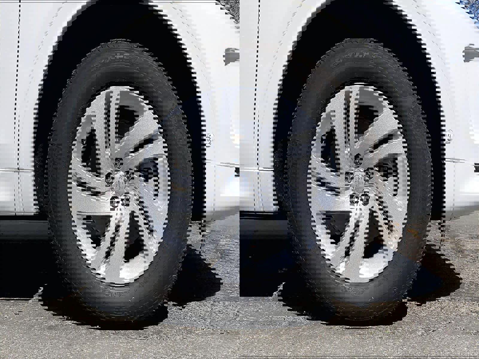 Used 2025 Land Rover Discovery Sport S image 11