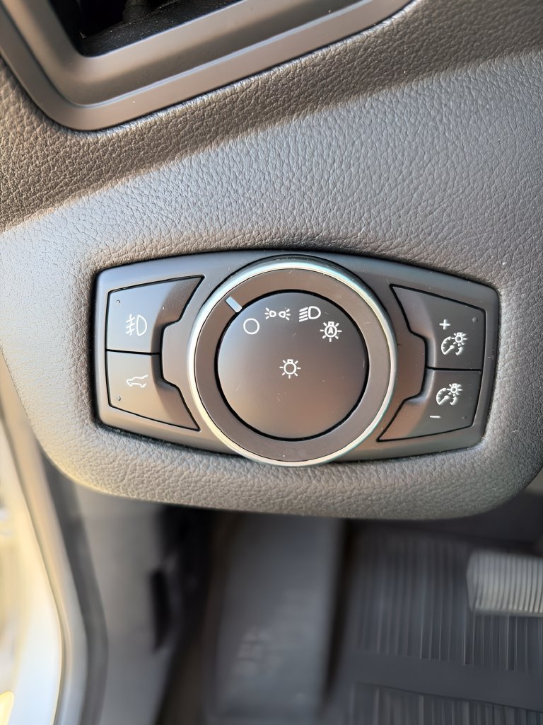 Used 2019 Ford Escape SEL w/ Sun & Style Package AWD/4WD image 18