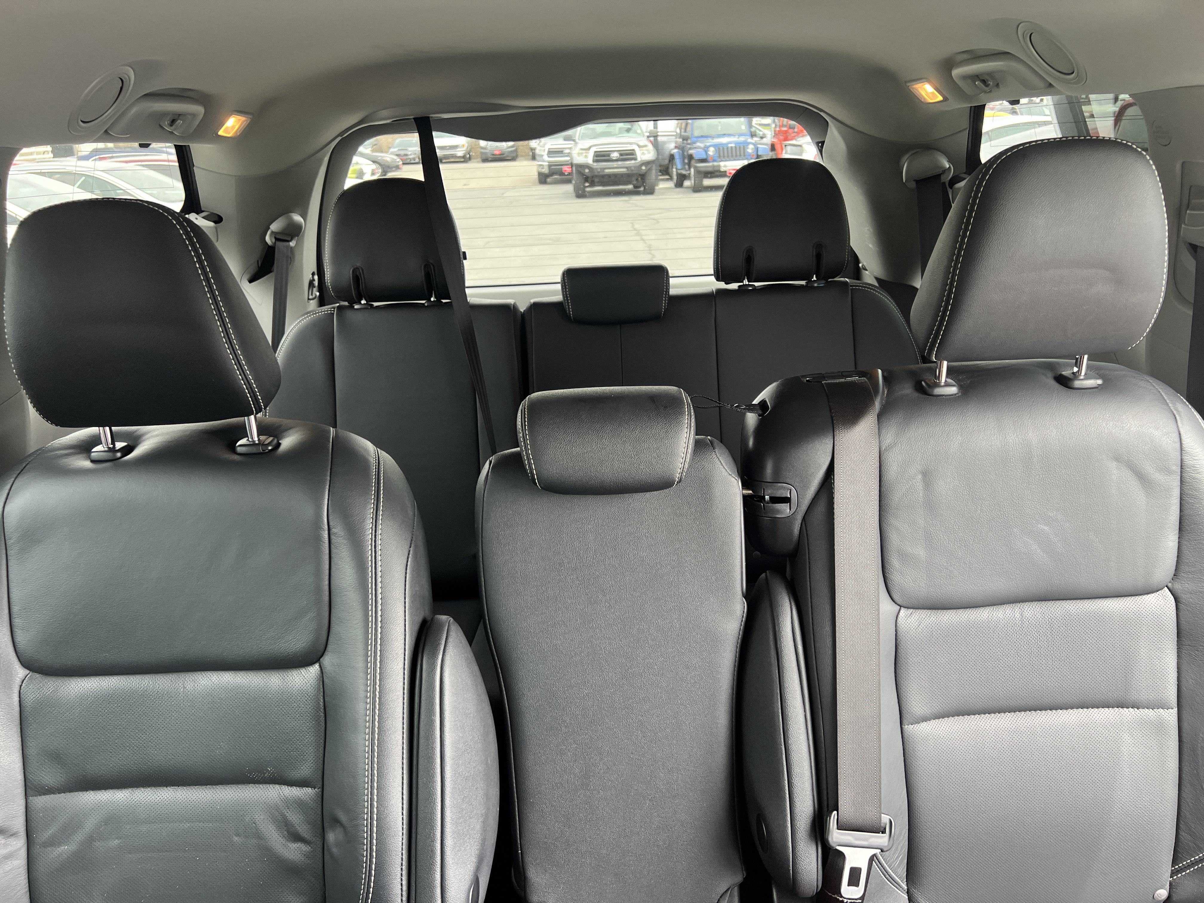 Used 2019 Toyota Sienna SE w/ Carpet Mat Package FWD image 14
