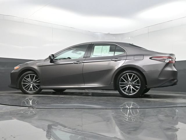 Used 2021 Toyota Camry XLE FWD image 30