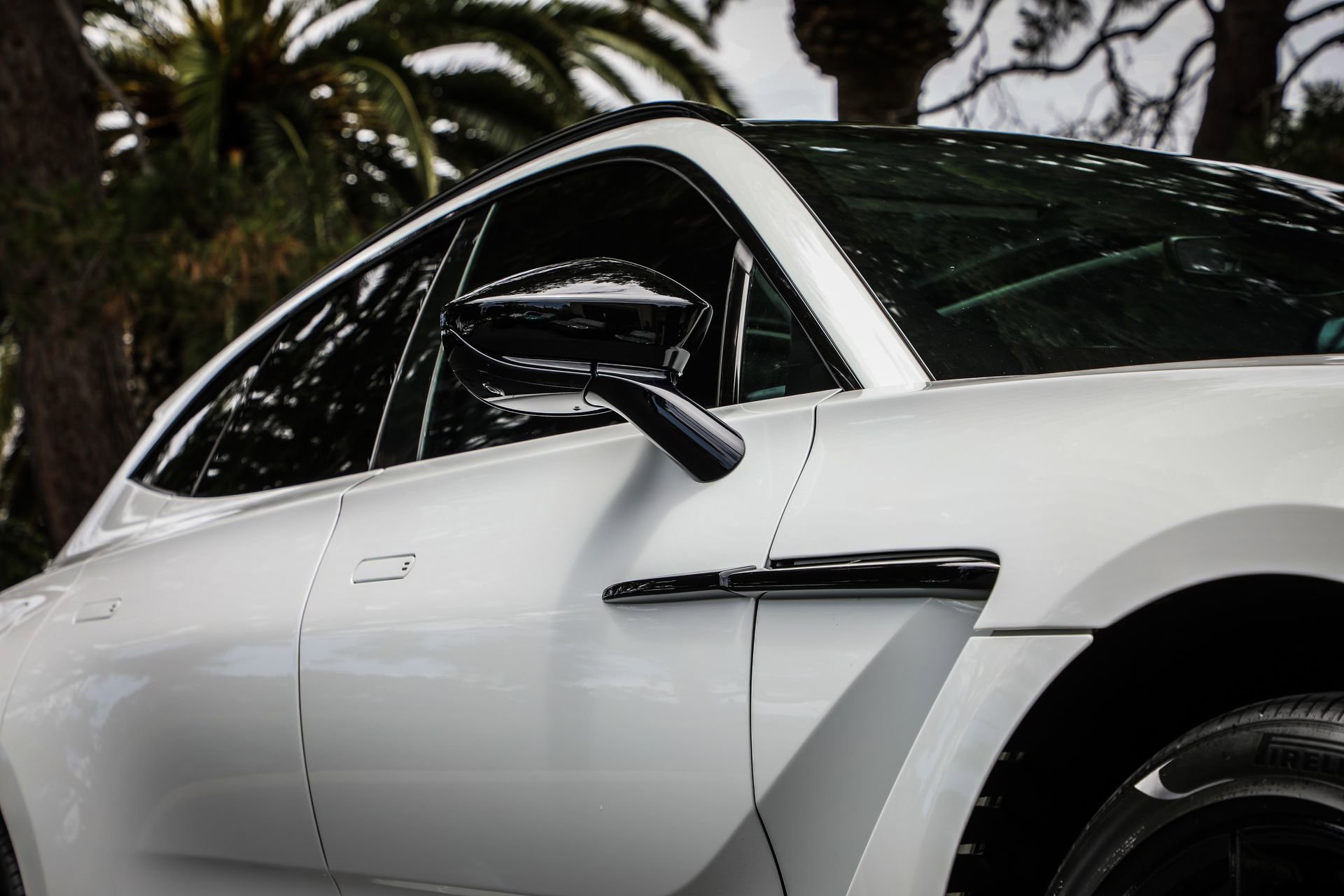 Used 2022 Aston Martin DBX AWD/4WD image 39