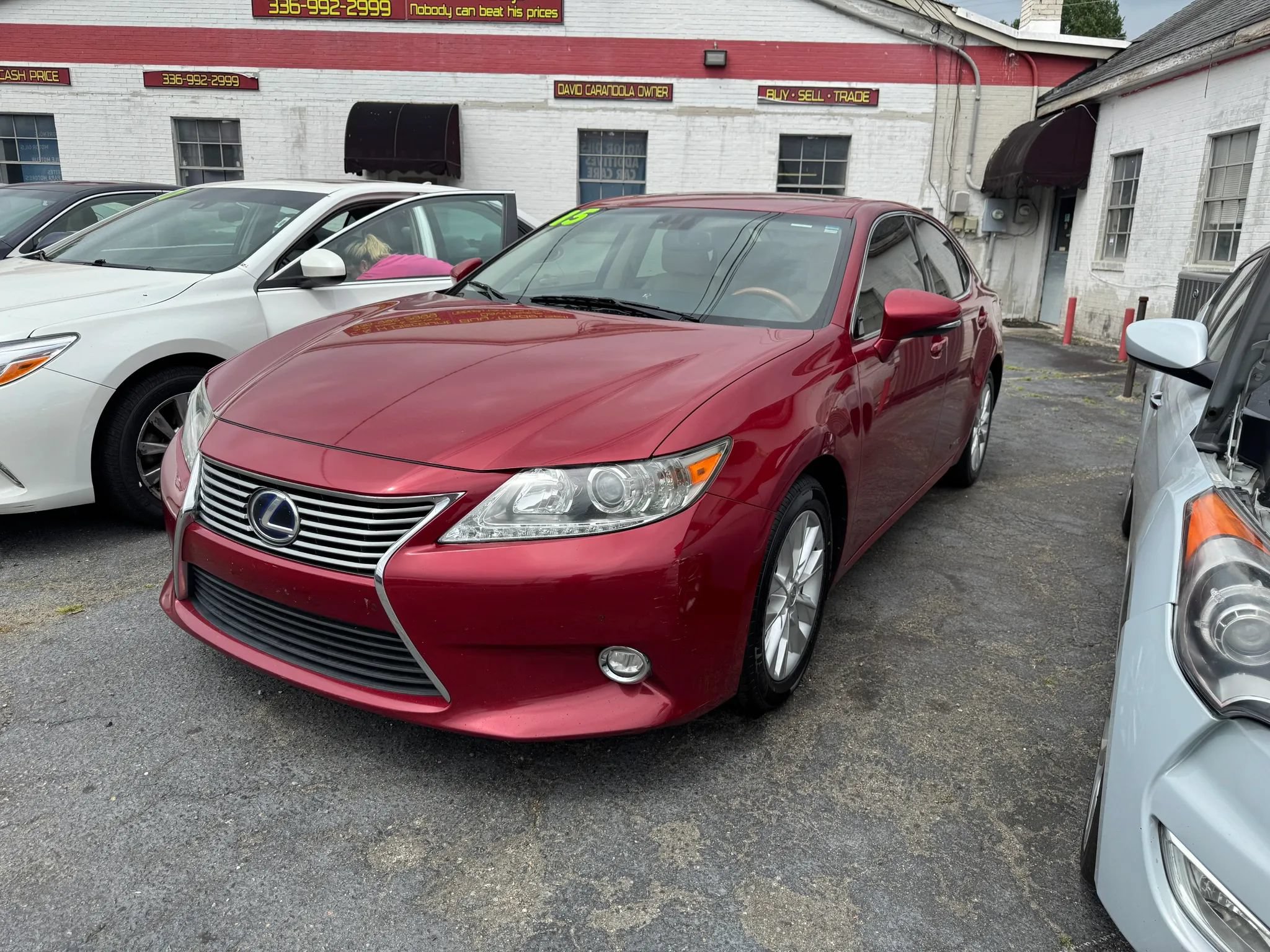 Used 2015 Lexus ES 300h w/ Navigation System Package FWD image 2